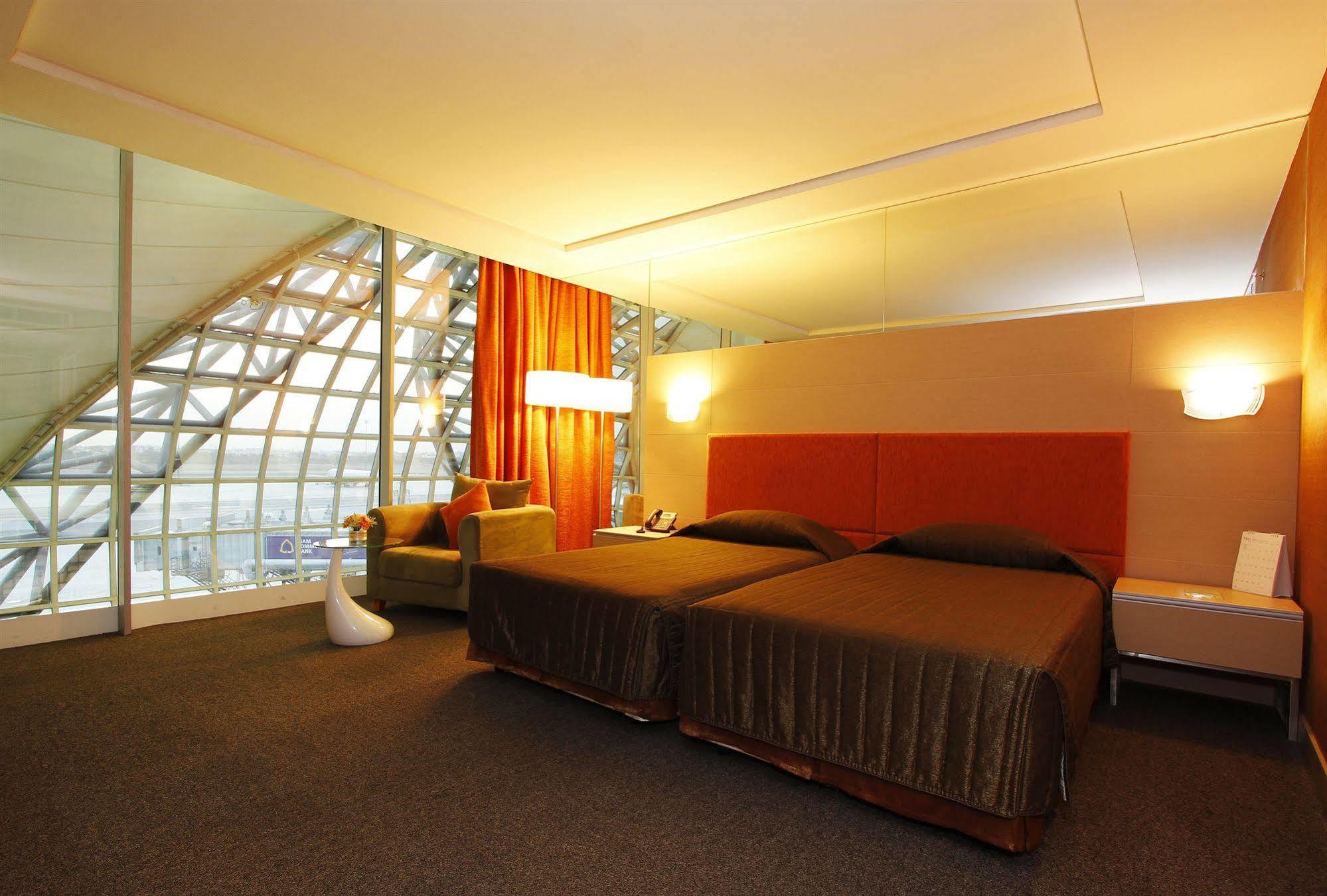 Miracle Transit Hotel 邦帕利 外观 照片