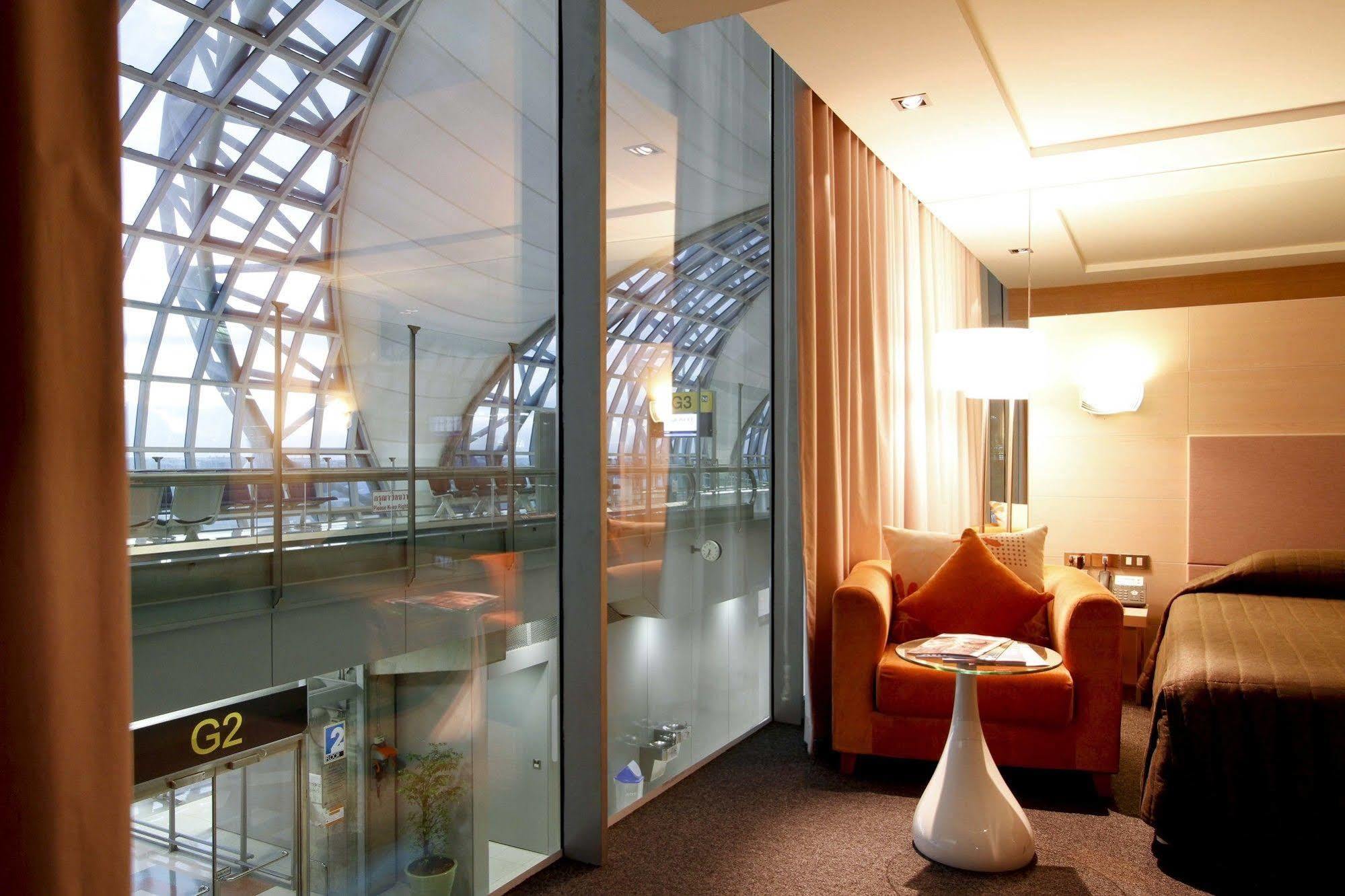 Miracle Transit Hotel 邦帕利 外观 照片