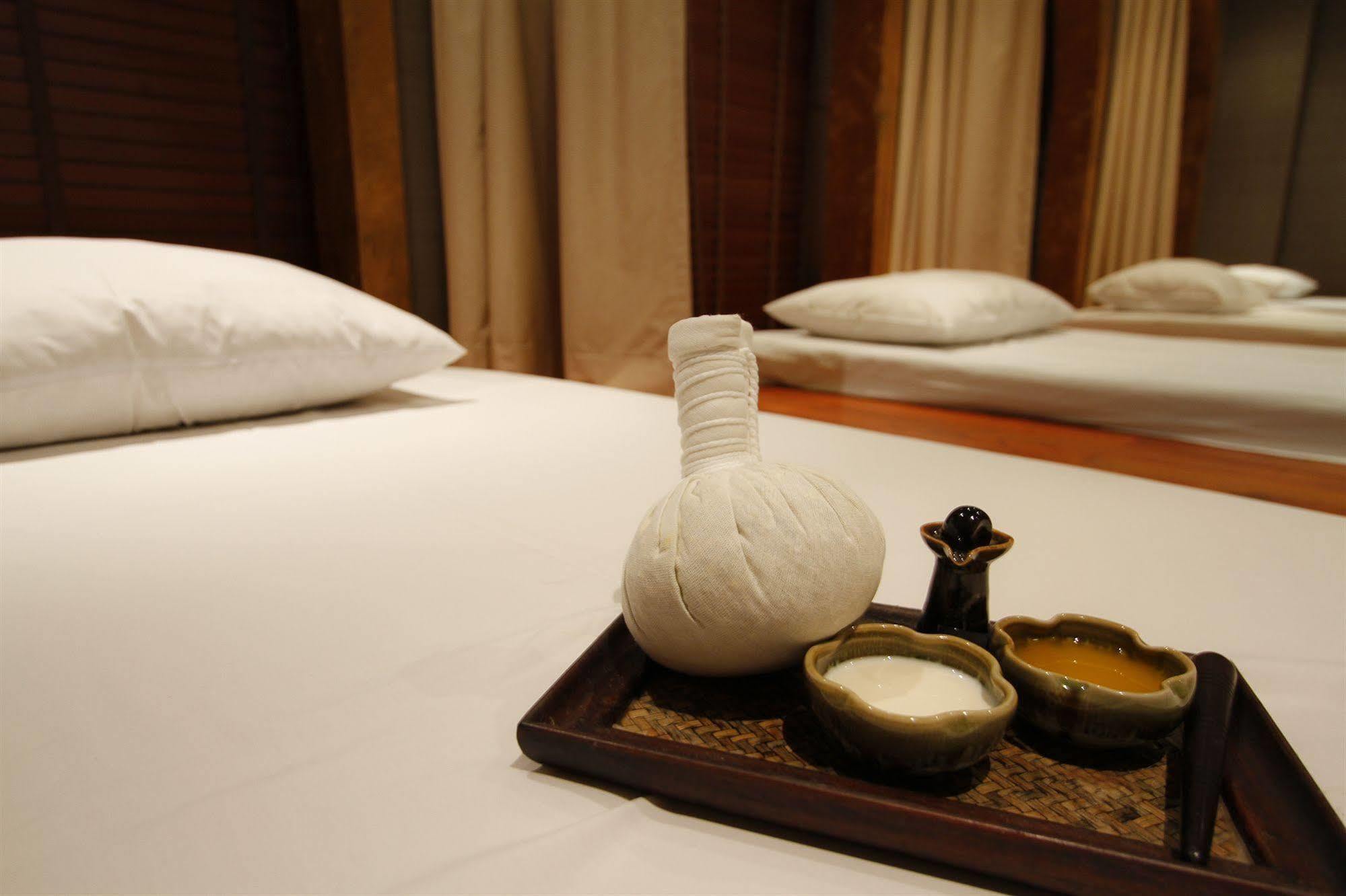 Miracle Transit Hotel 邦帕利 外观 照片